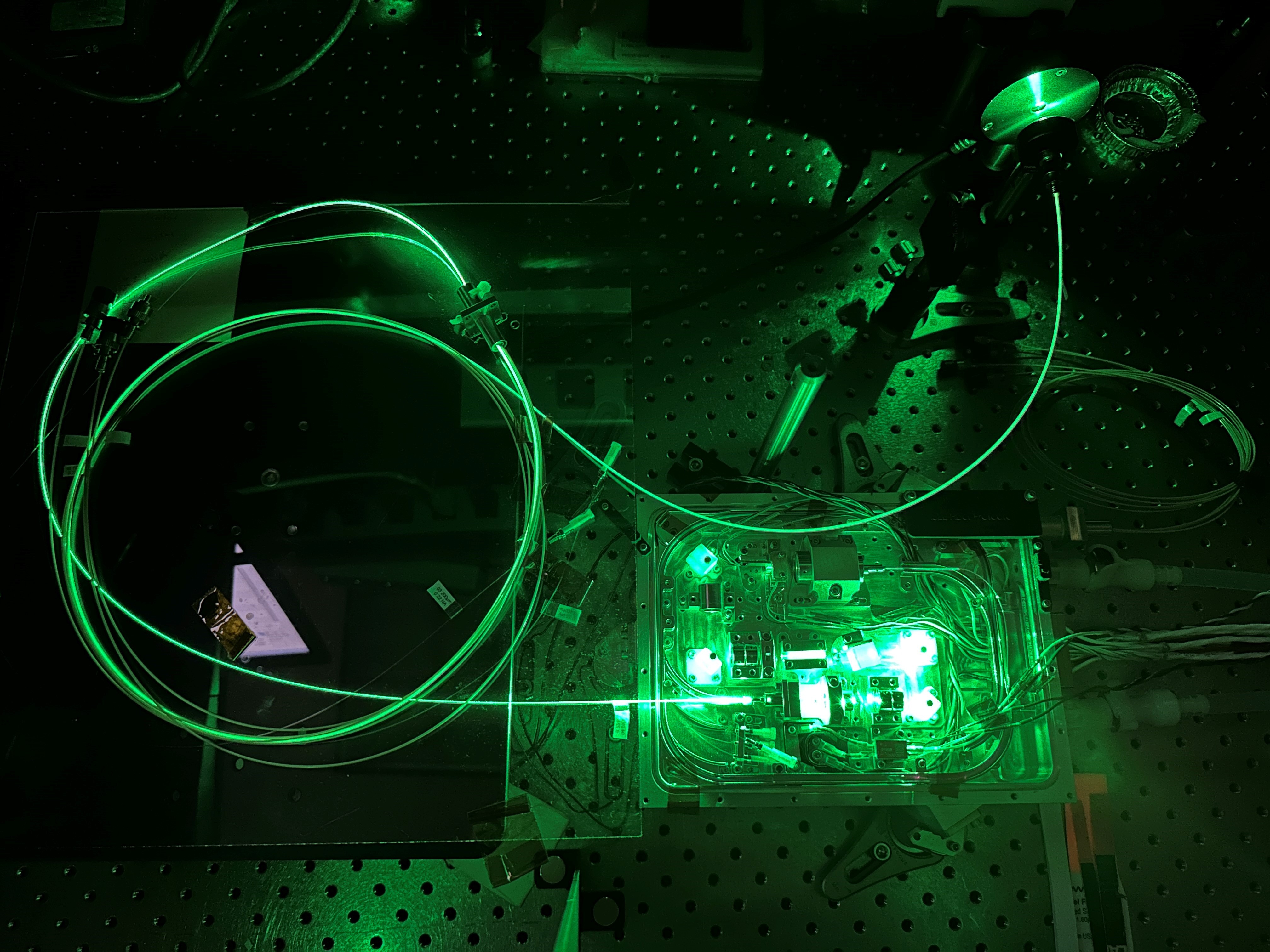First alignment of the green laser through the fiber optic. 90% coupling efficiency achieved.